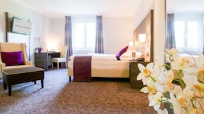 In-room safe, desk, blackout drapes, soundproofing