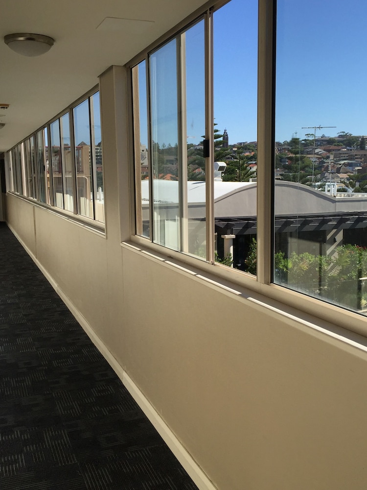 Coogee Sands Hotel and Apartments