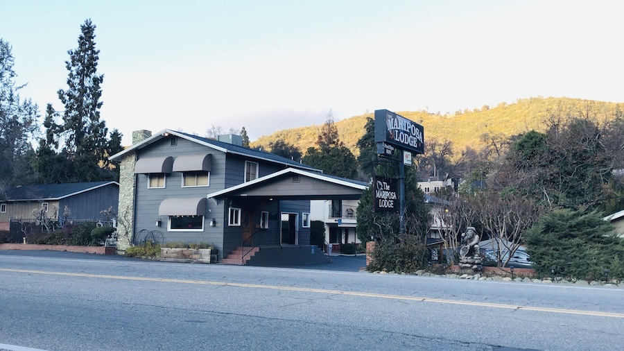Mariposa Lodge