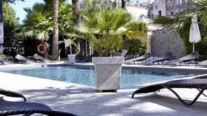 Outdoor pool, pool loungers
