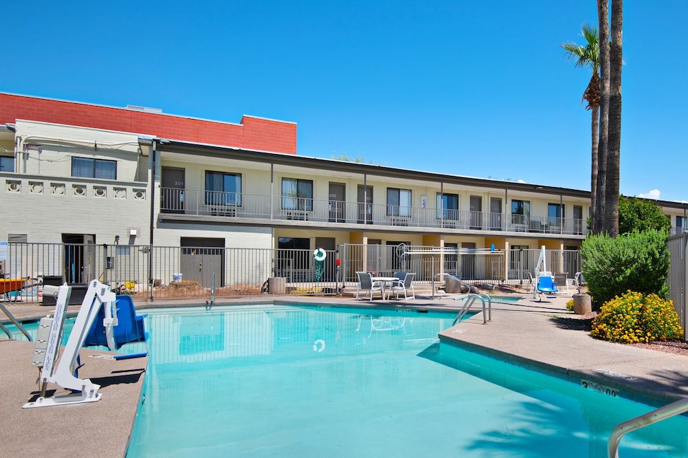 Red Roof Inn Tucson Downtown – University