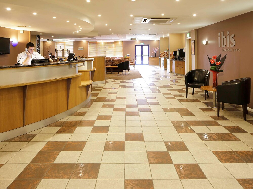 Lobby, ibis Chesterfield Centre – Market Town