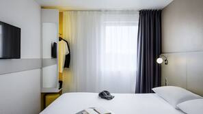 In-room safe, blackout curtains, soundproofing, iron/ironing board