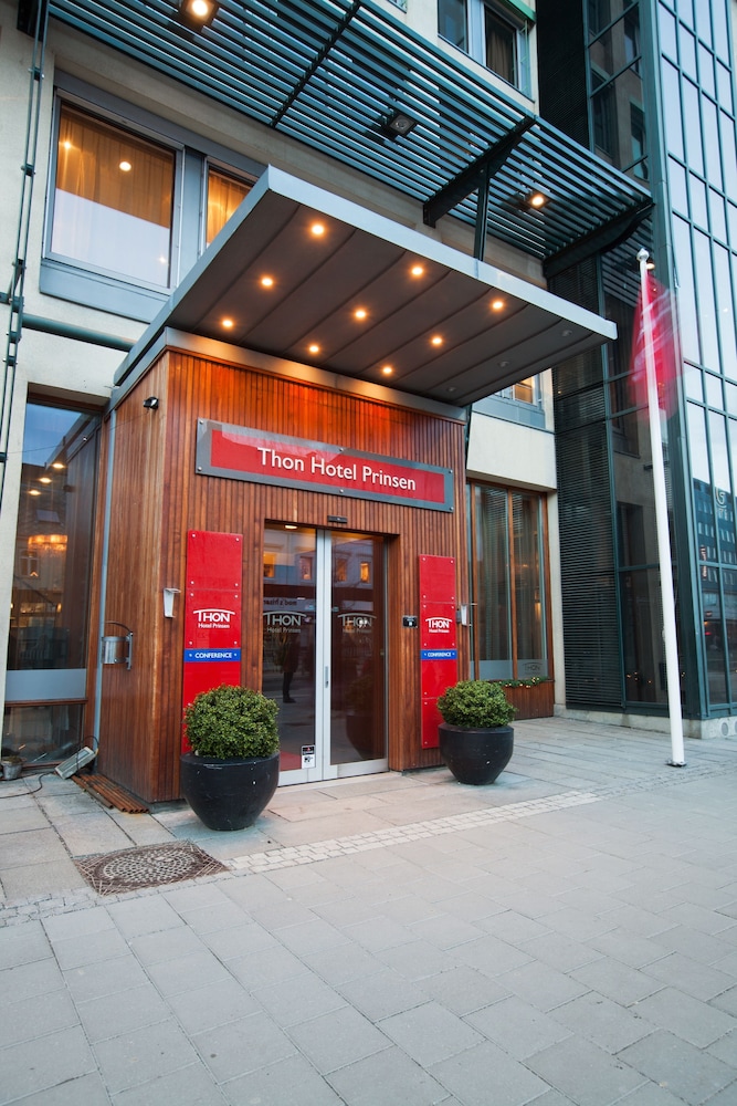 Property entrance, Thon Hotel Prinsen