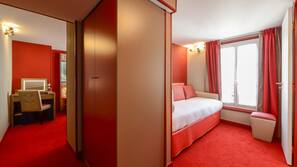In-room safe, blackout curtains, free WiFi, linens