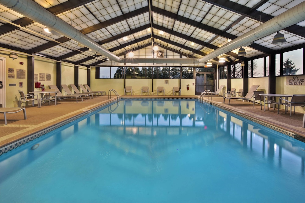 Indoor pool, Springhill Suites Chicago Southwest at Burr Ridge/Hinsdale