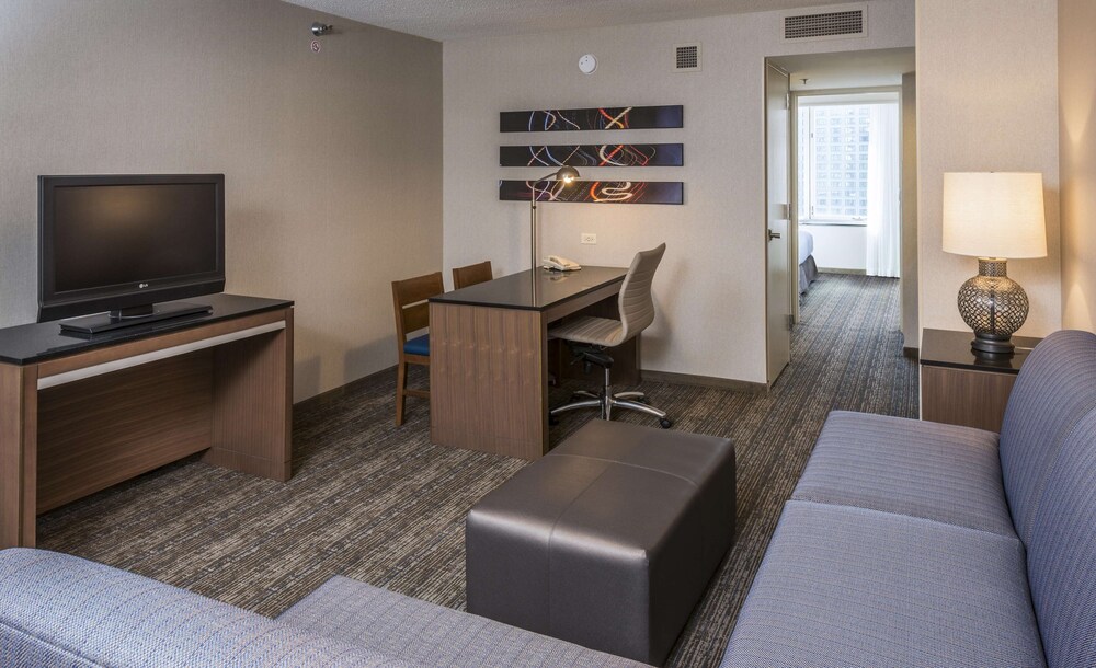 Embassy Suites Chicago Downtown Magnificent Mile  Chicago   149 Room
