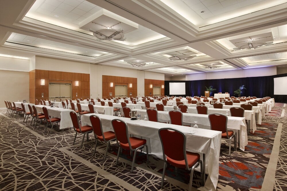 Ballroom, Embassy Suites Chicago Downtown Magnificent Mile