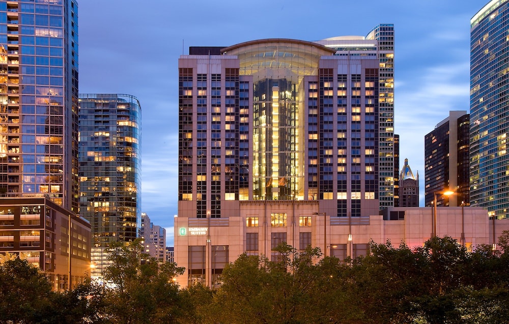 Front of property - evening/night, Embassy Suites Chicago Downtown Magnificent Mile