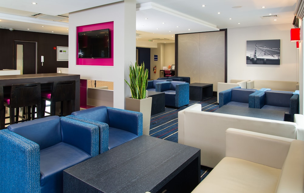 Holiday Inn Express London Wandsworth, an IHG Hotel