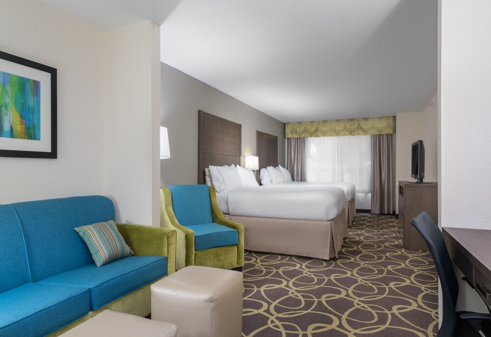 Holiday Inn Express & Suites Ames, an IHG Hotel