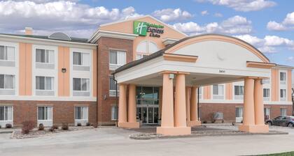 Holiday Inn Express & Suites Ames, an IHG Hotel