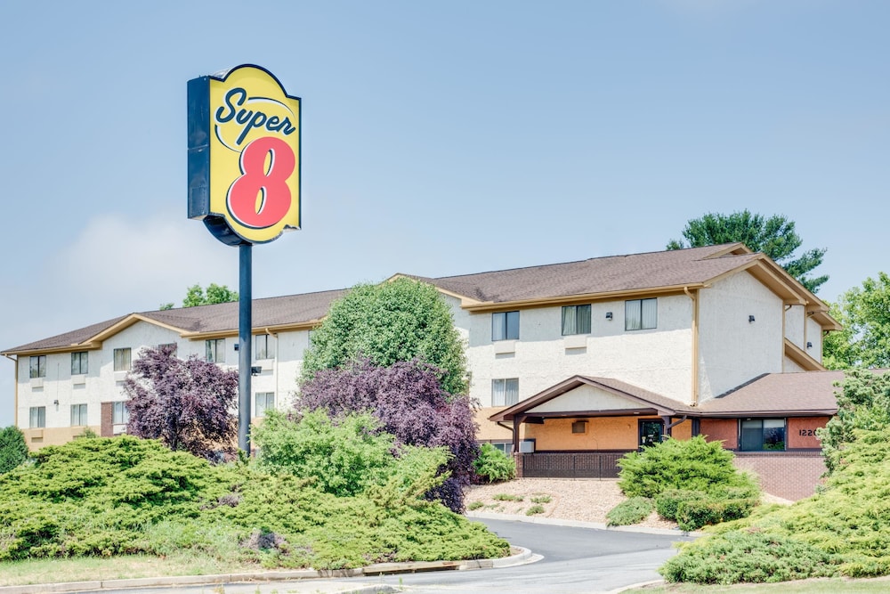 Super 8 by Wyndham Hagerstown in Hagerstown, United States