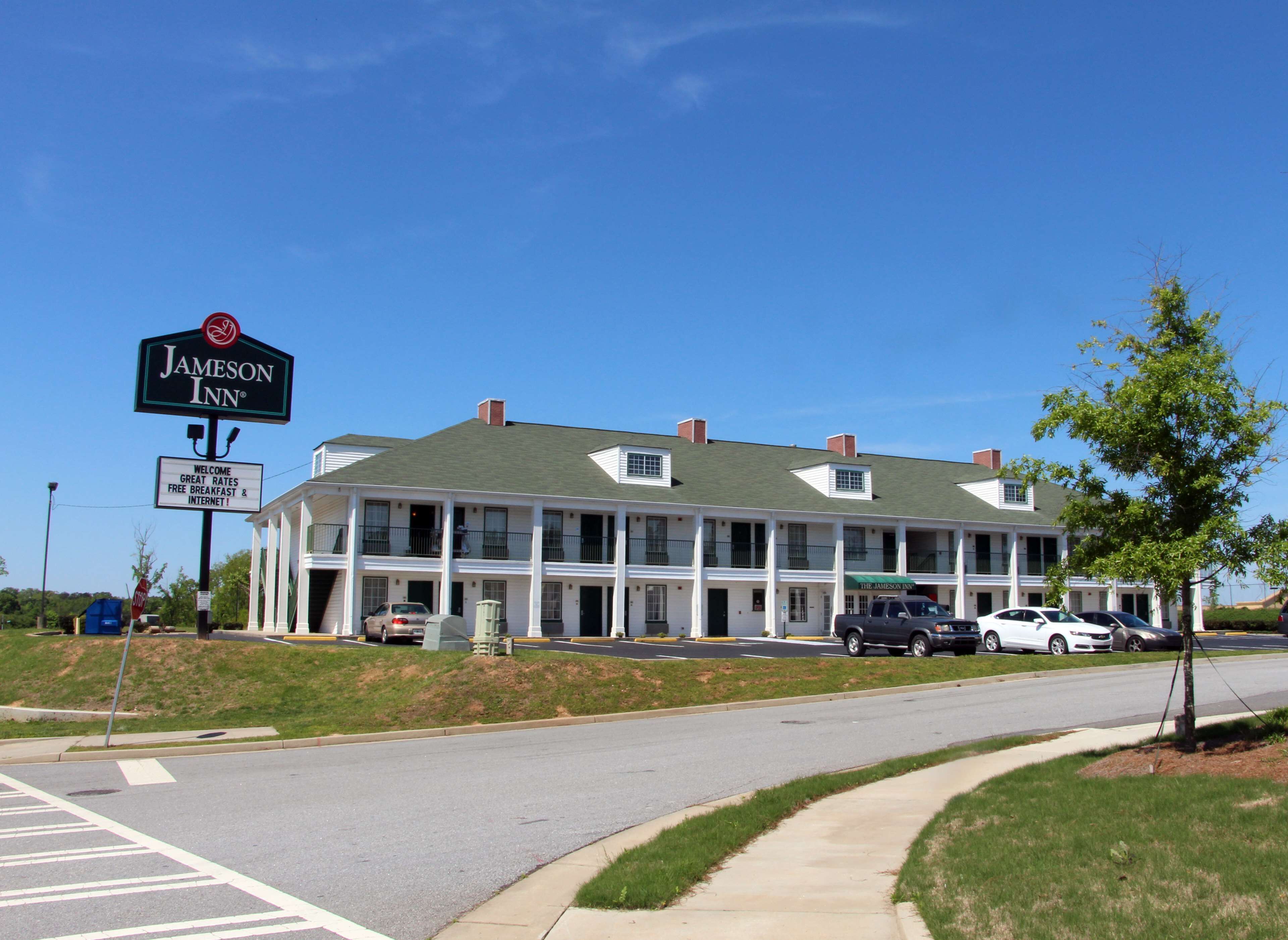 Jameson Inns Oakwood In Gainesville Ga Expedia