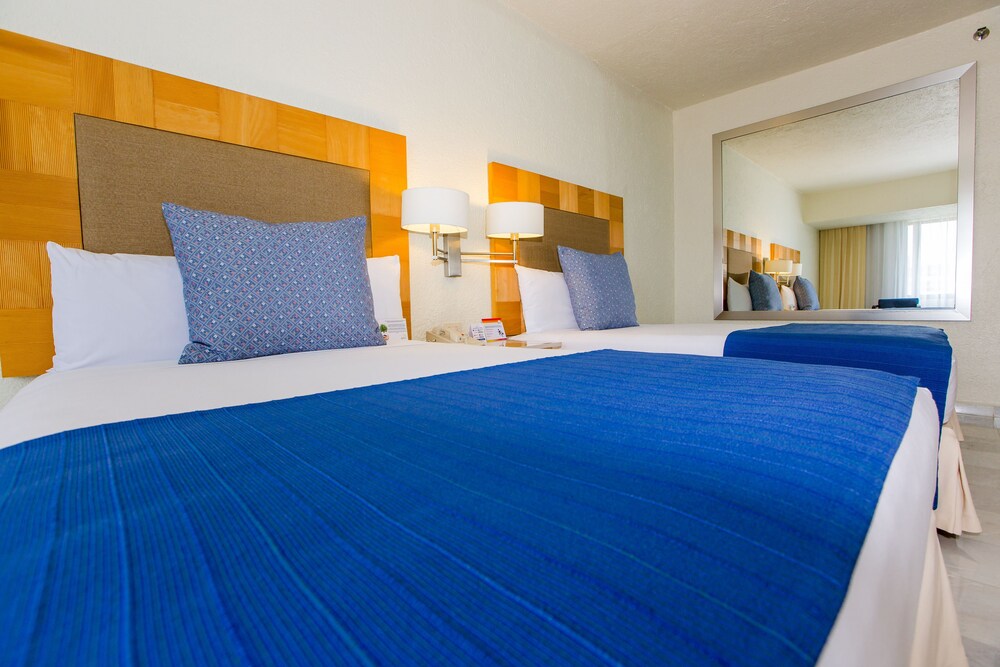 Park Royal Beach Resort Cancún - All Inclusive: 2019 Room Prices $245