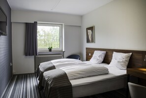 Superior Room | Desk, soundproofing, free WiFi, bed sheets