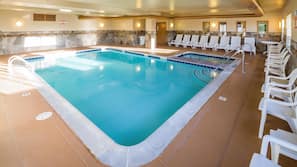 Una piscina cubierta
