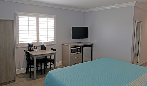 Great Place to stay Surf City Inn near Huntington Beach