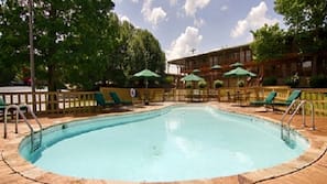 Outdoor pool, pool umbrellas, sun loungers