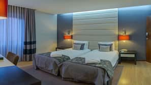 Minibar, coffre-forts dans les chambres, bureau, Wi-Fi gratuit