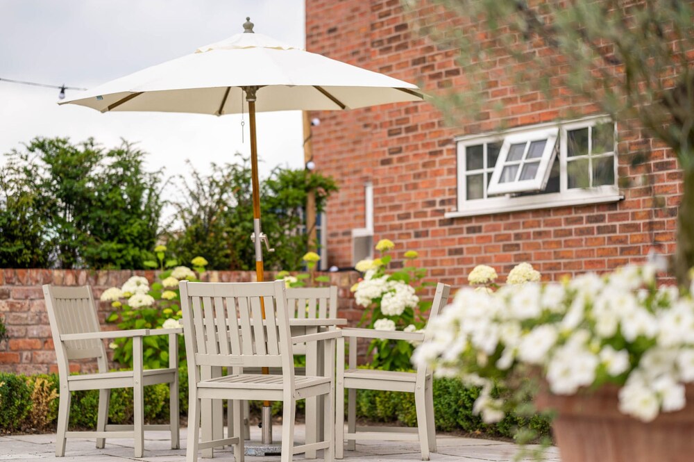 Terrace/patio, Manor House Hotel Alsager