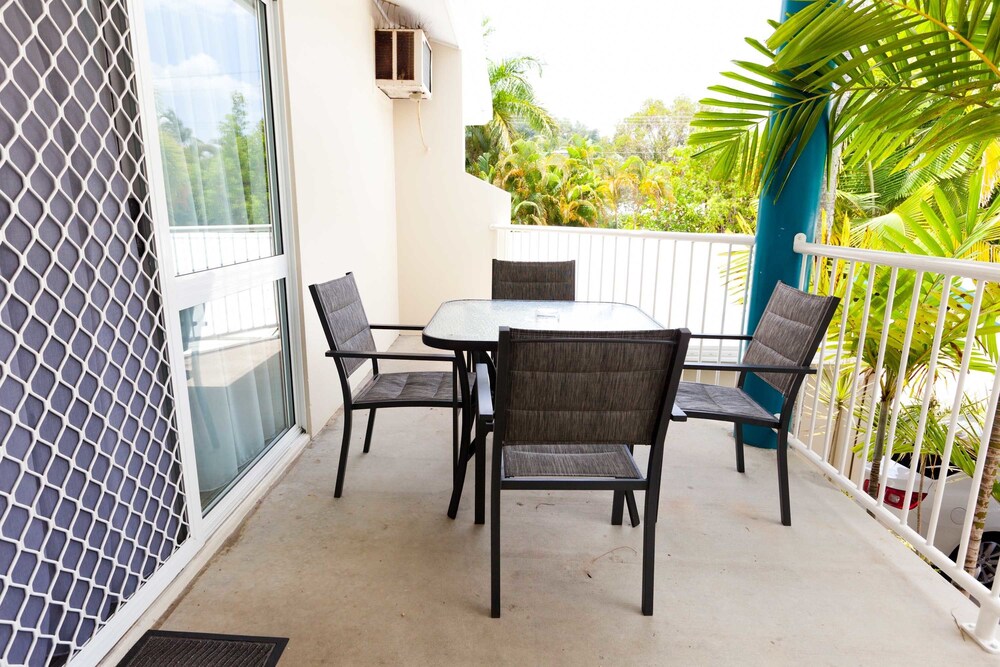 Balcony, Trinity Beach Pacific