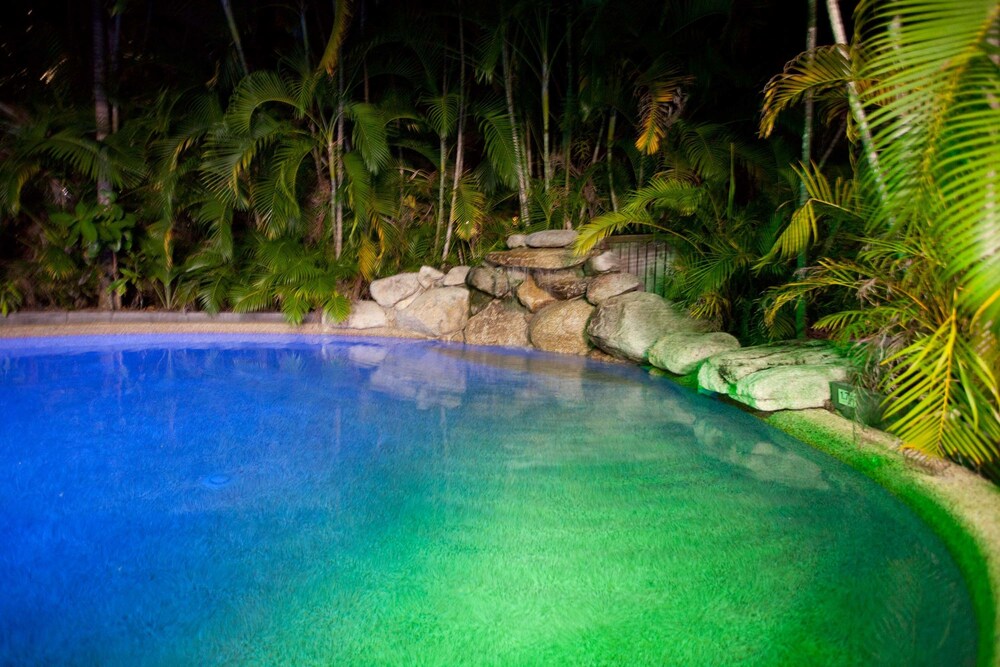 Pool, Trinity Beach Pacific