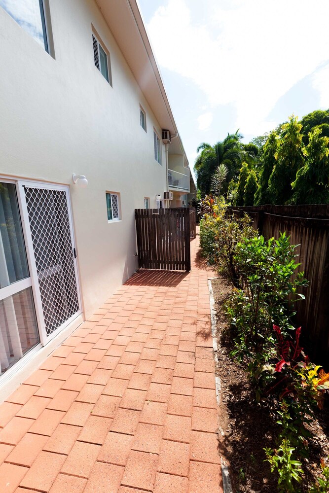 Terrace/patio, Trinity Beach Pacific