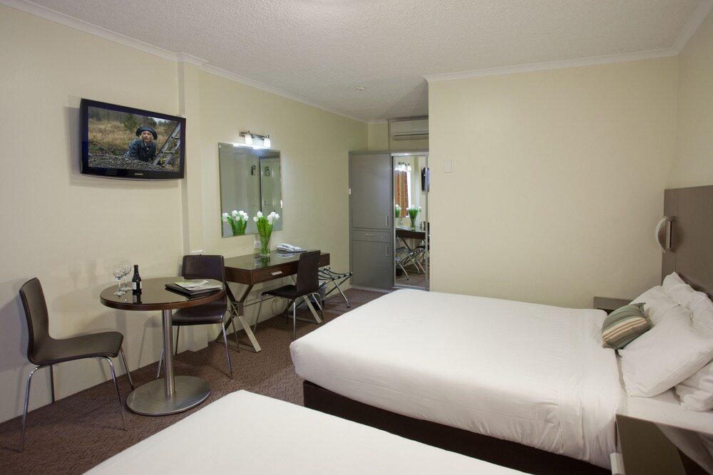 Central Motel & Apartments, Best Western Signature Collection