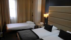 In-room safe, soundproofing, iron/ironing board, free WiFi