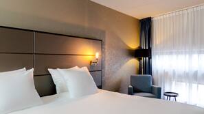 In-room safe, desk, laptop workspace, blackout curtains