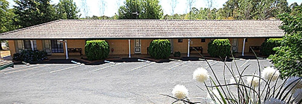 Hilltops Retreat Motor Inn
