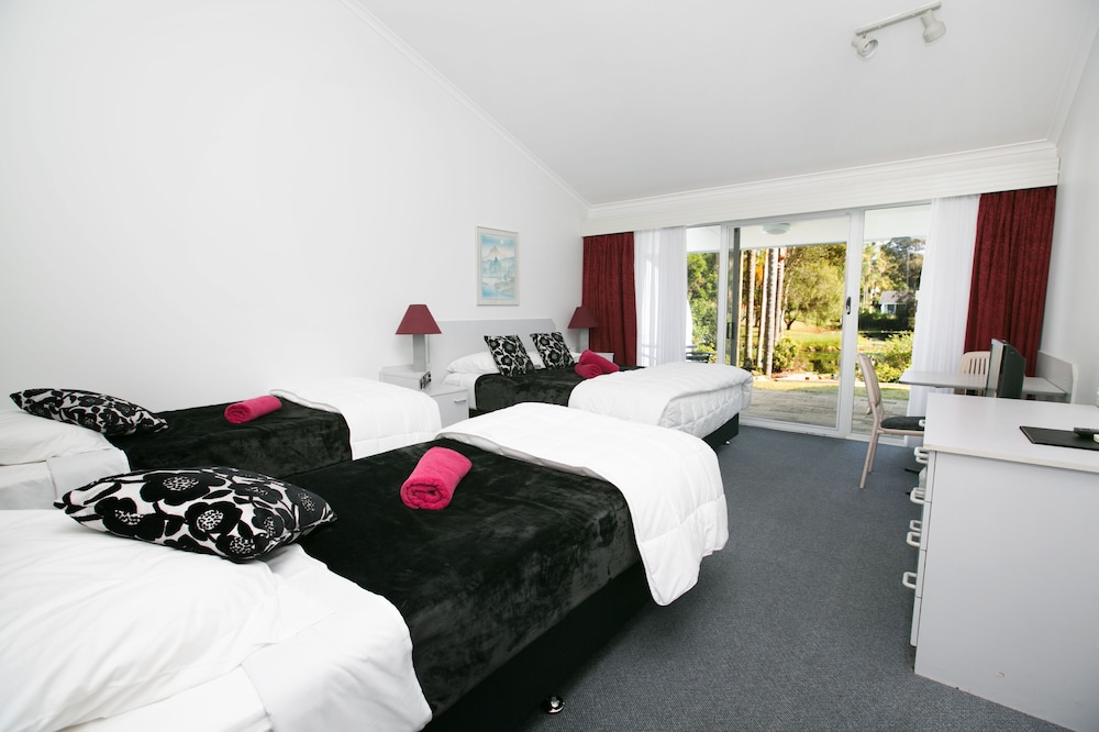 Room, The Cubana Resort Nambucca Heads