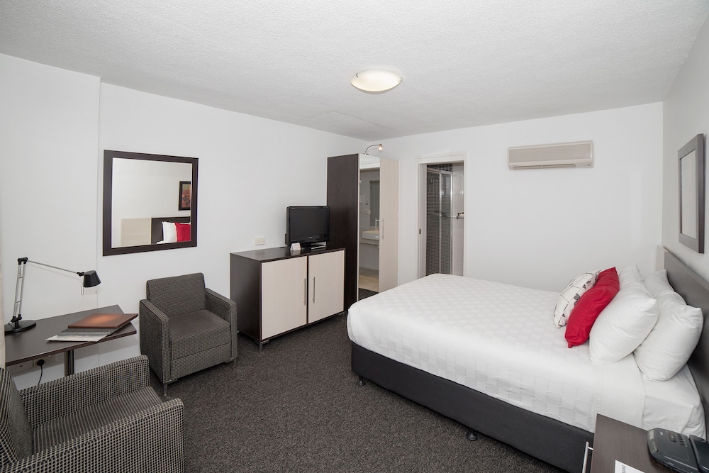 Townhouse Hotel