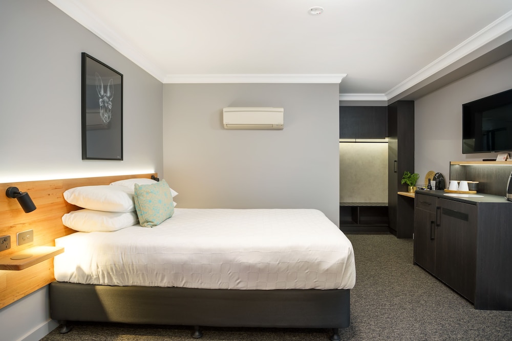 Townhouse Hotel