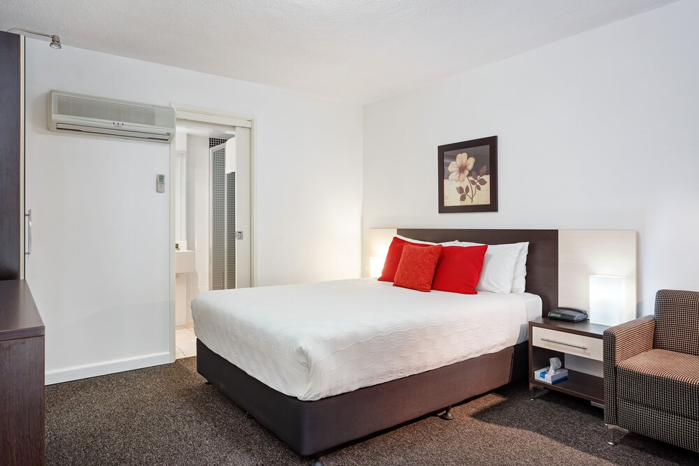 Townhouse Hotel