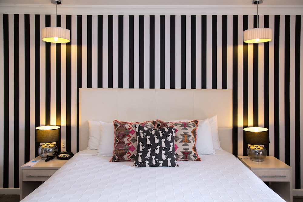 Townhouse Hotel