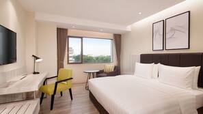 Premium bedding, in-room safe, desk, blackout drapes