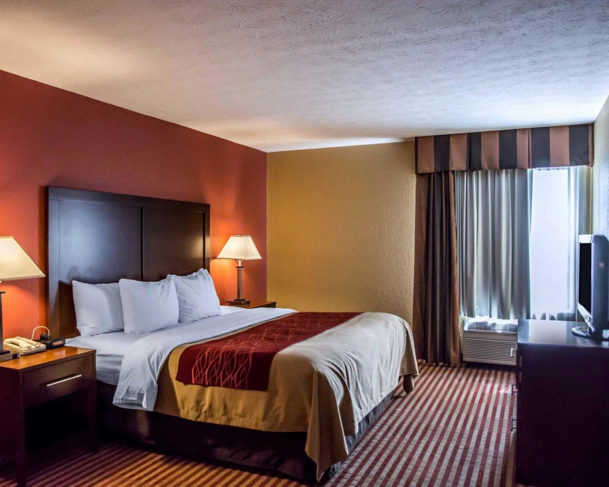 Comfort Inn Suites Eastgate In Cincinnati Oh Expedia