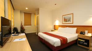 Minibar, in-room safe, desk, iron/ironing board