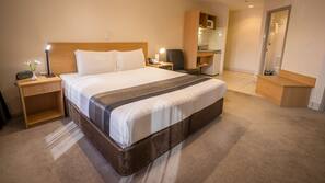 Minibar, in-room safe, desk, iron/ironing board