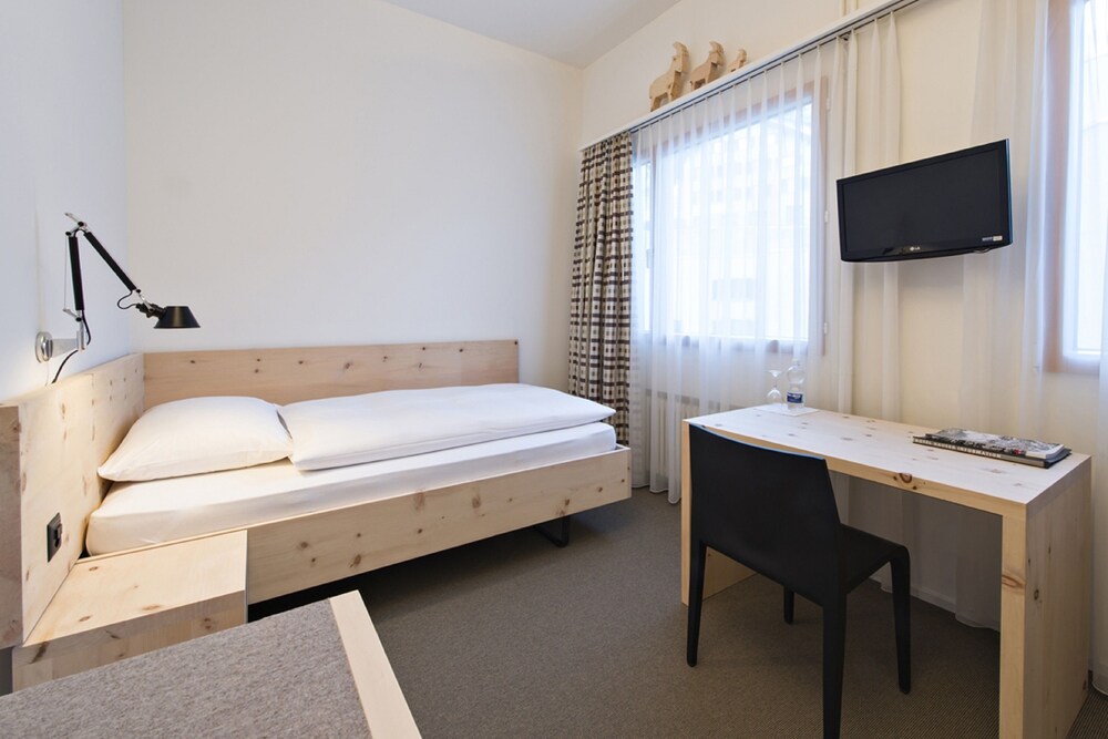 Hauser Swiss Quality Hotel In St Moritz Cheap Hotel Deals
