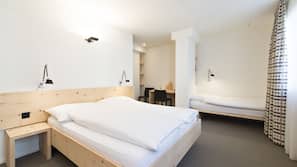 In-room safe, desk, free WiFi