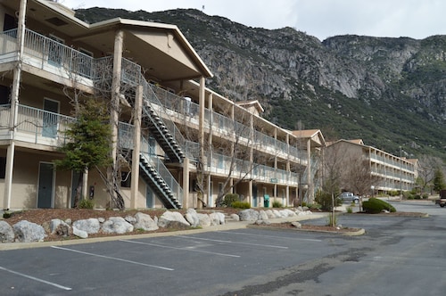 Great Place to stay Yosemite View Lodge near El Portal 