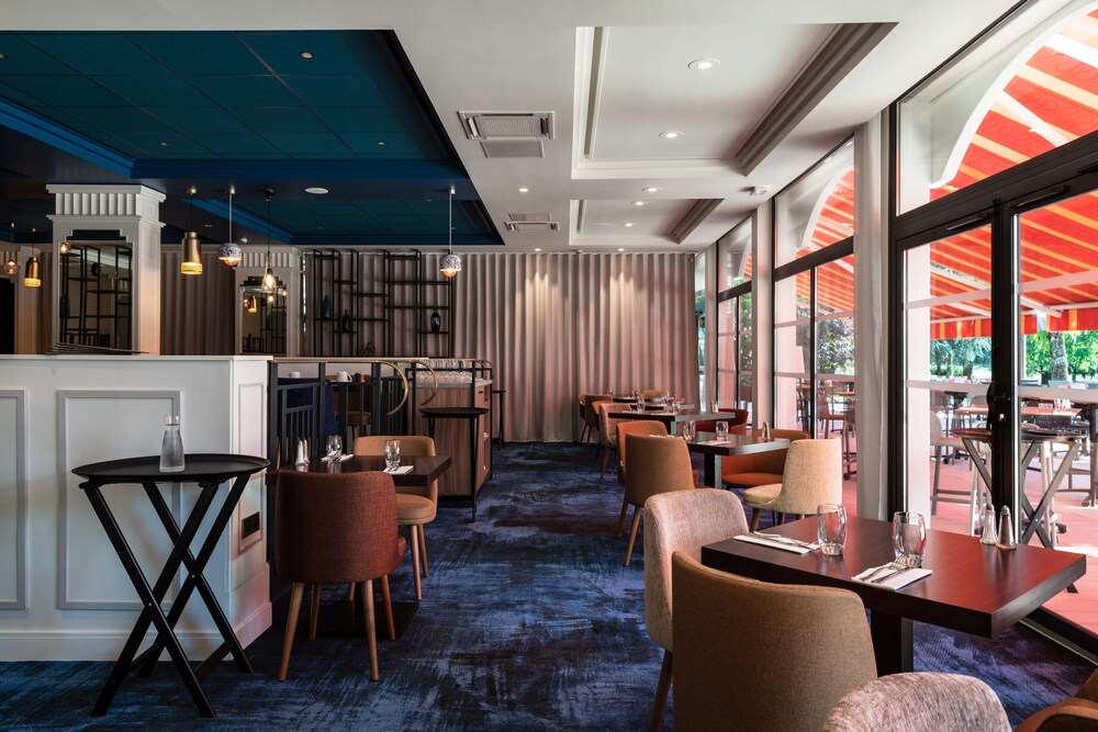 Mercure Hotel & Spa AixlesBains Domaine Marlioz in AixlesBains
