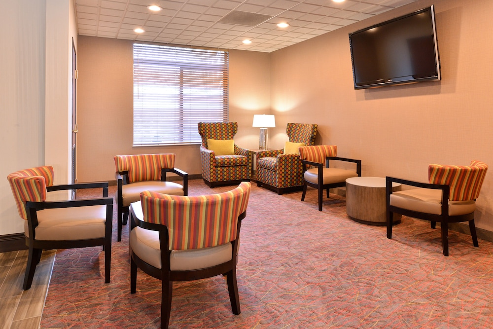 Lobby, Holiday Inn Express Portland West/Hillsboro, an IHG Hotel