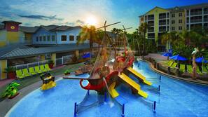 2 outdoor pools