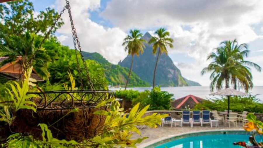 Hummingbird Beach Resort