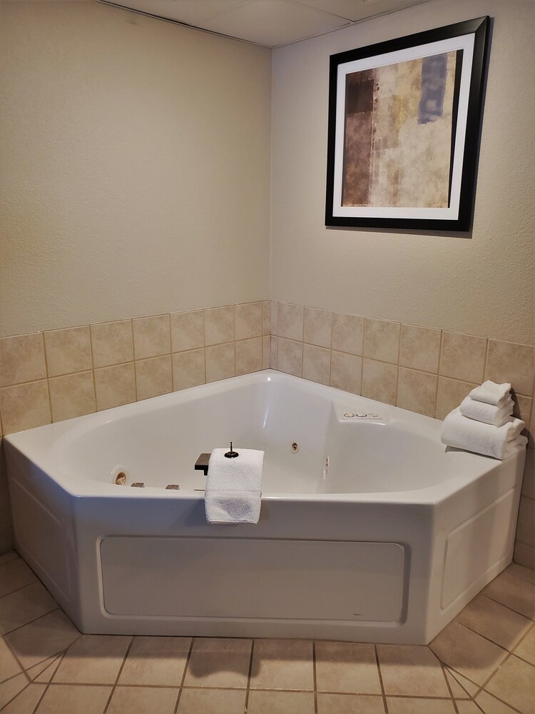 Cobblestone Suites Oshkosh