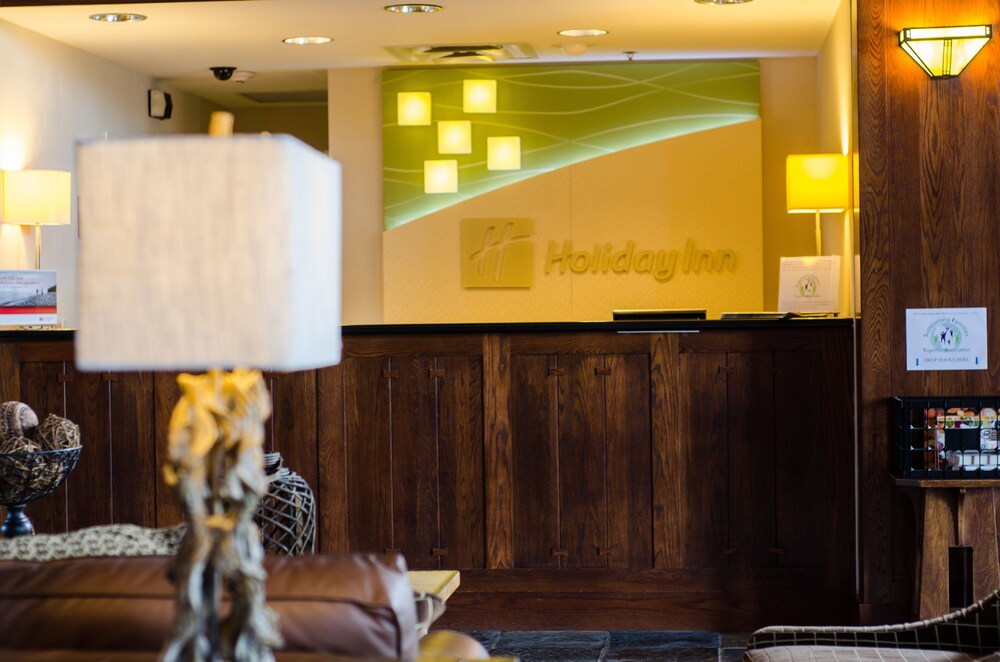 Holiday Inn Pewaukee - Milwaukee West, an IHG Hotel